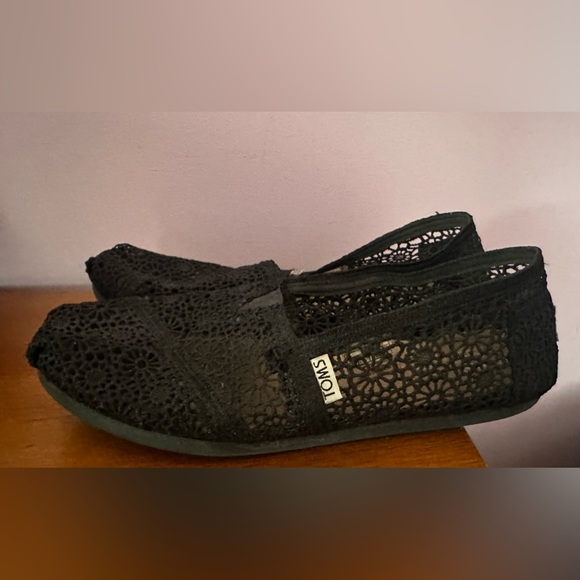 TOMS slip on - Picture 1 of 3